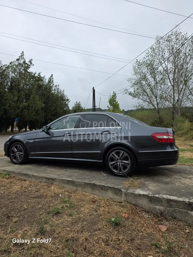 Mercedes-Benz E 250 2010 photo 4