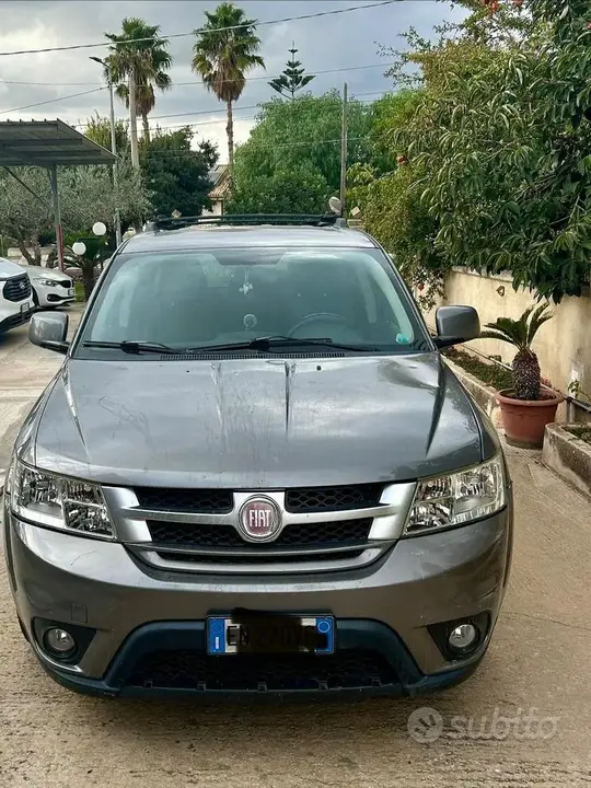 Fiat Freemont 2011 photo 2