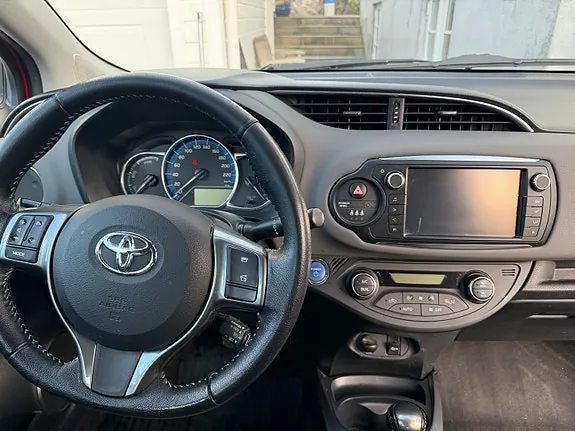 Toyota Yaris 2015 photo 5