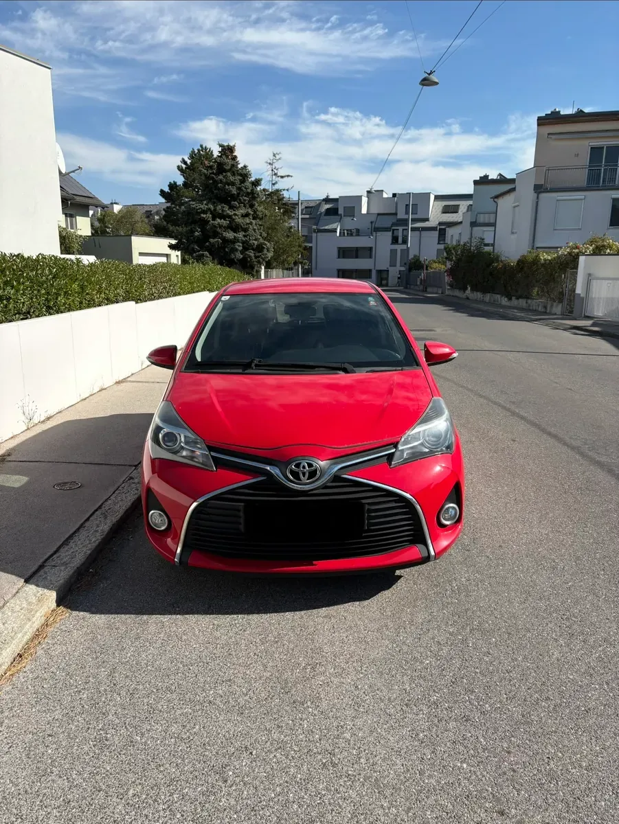 Toyota Yaris 2016 photo 2