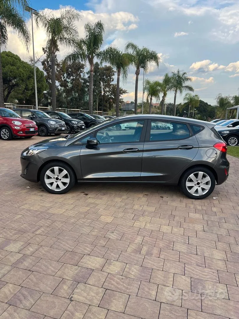 Ford Fiesta 2018 photo 2