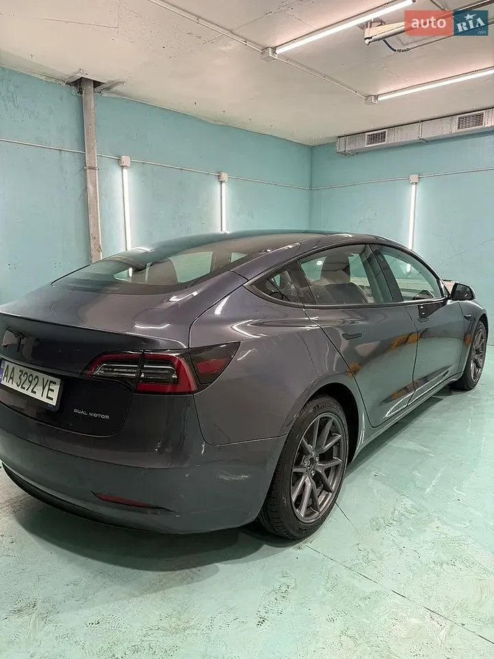 Tesla Model 3 2022 photo 3
