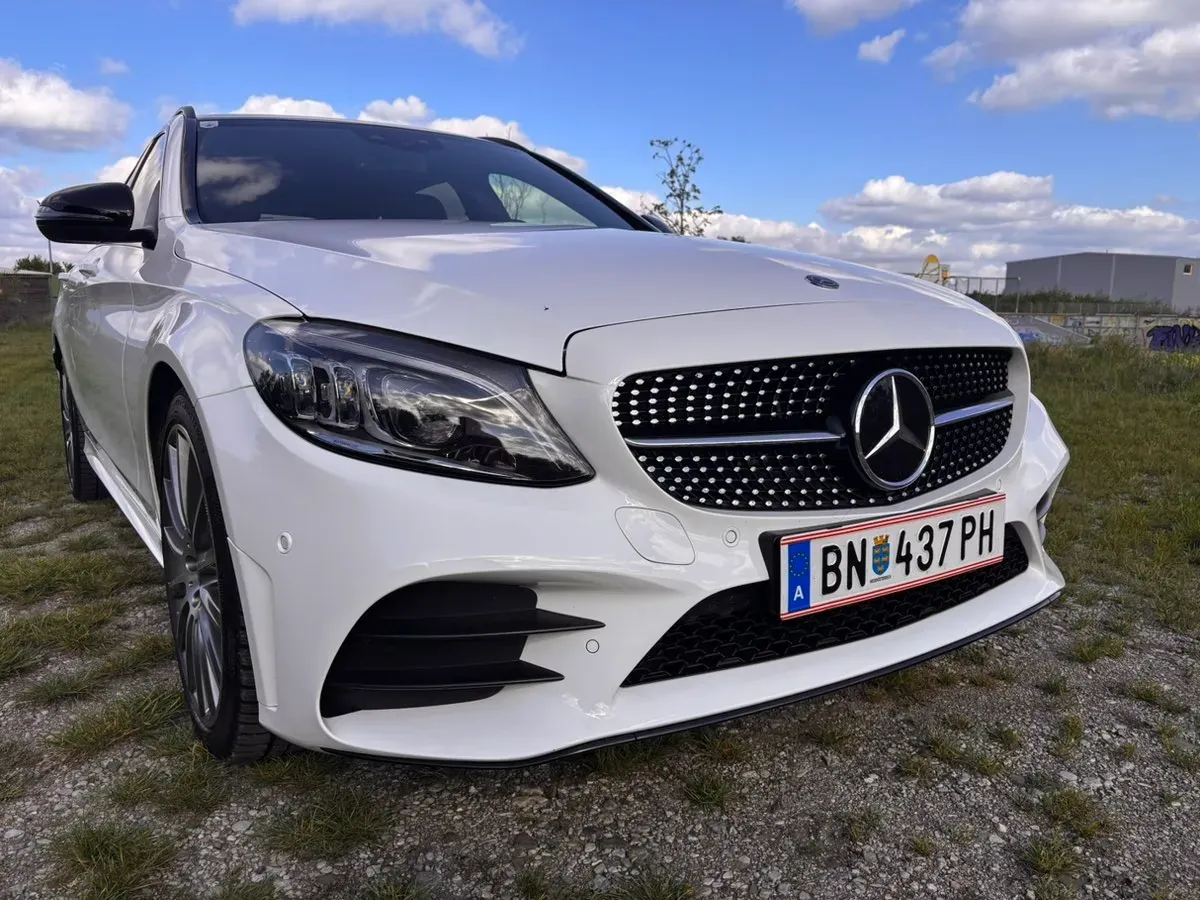 Mercedes-Benz C-Class 2019 photo 2