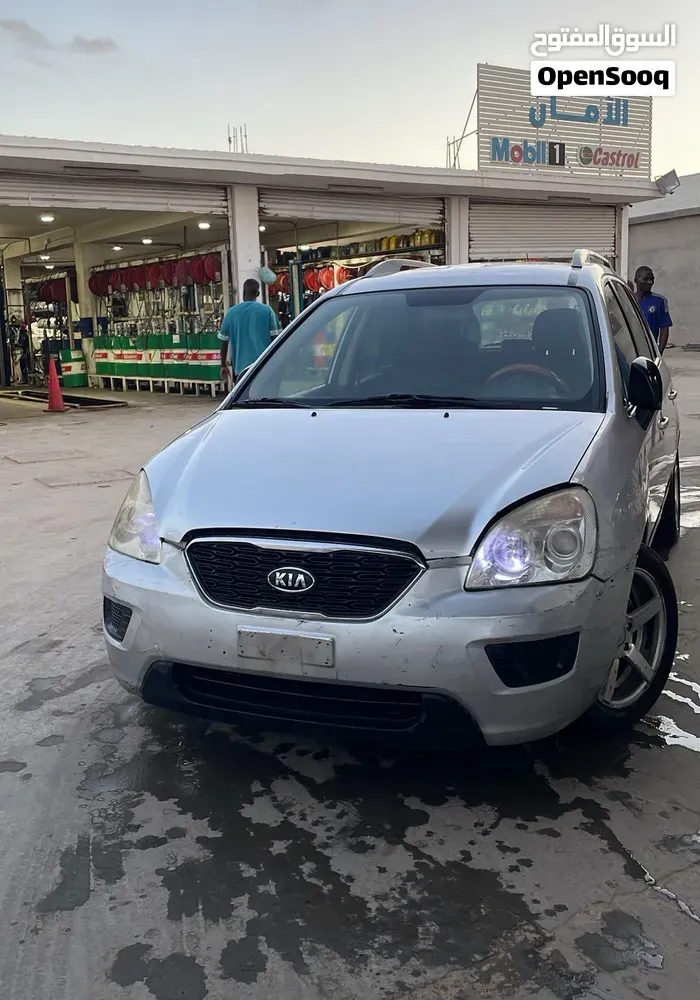 Kia Carens 2011 photo 3