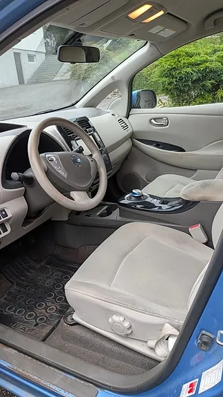Nissan Leaf 2012 photo 2
