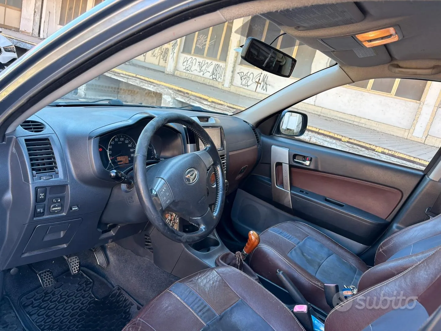 Daihatsu Terios 2011 photo 2
