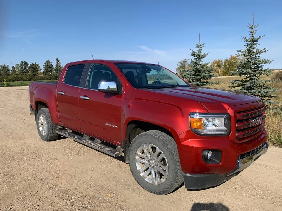 GMC Canyon 2016 photo 2