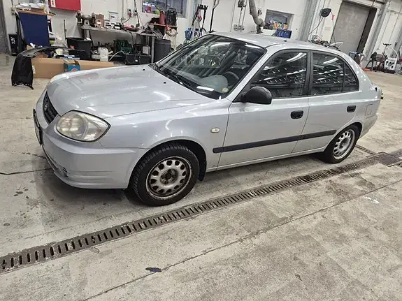 Hyundai Accent 2005 photo 3