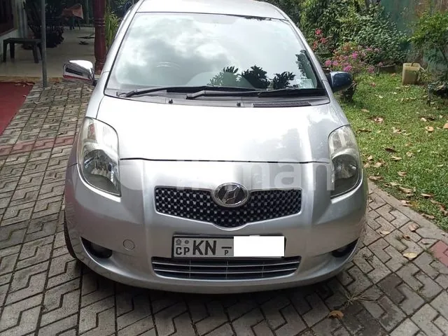 Toyota Vitz 2007 photo 2