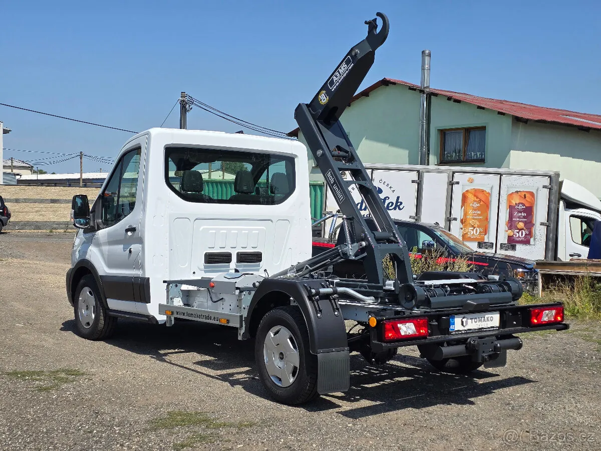Ford Transit photo 5