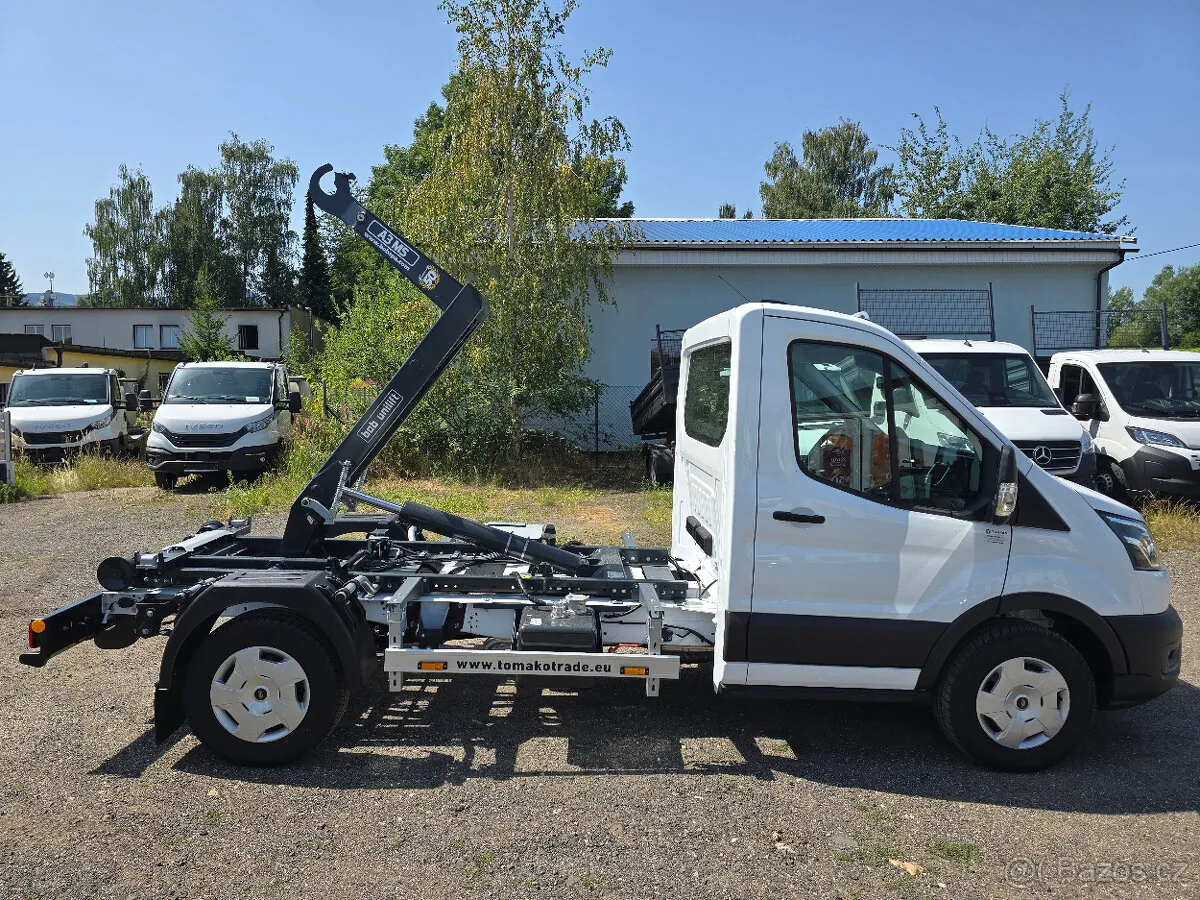 Ford Transit photo 3