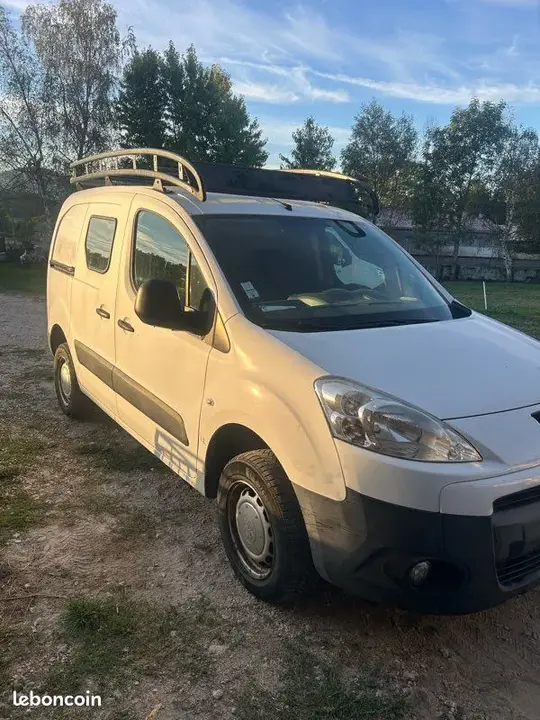 Peugeot Partner 2011 photo 2