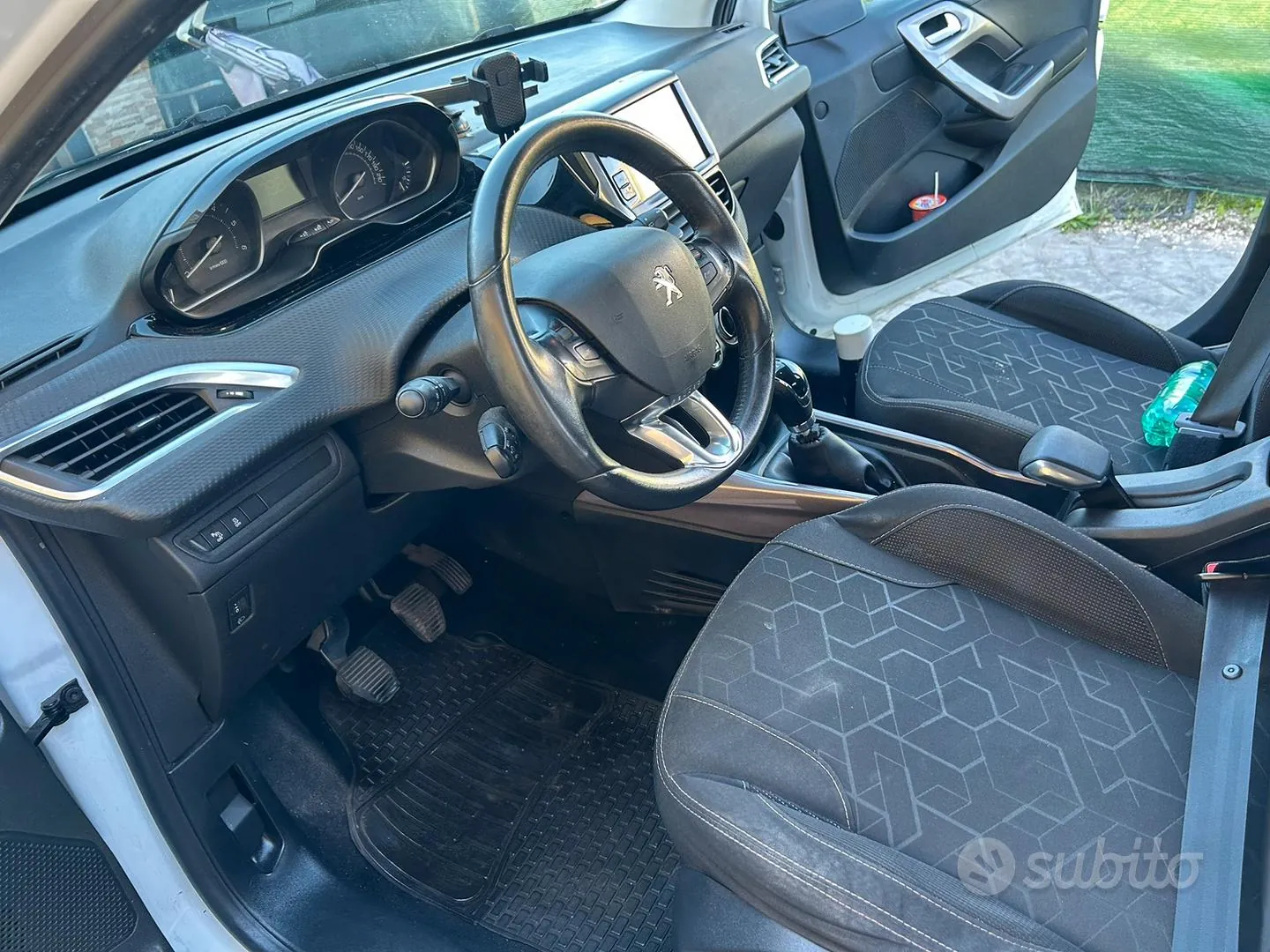 Peugeot 2008 2015 photo 5