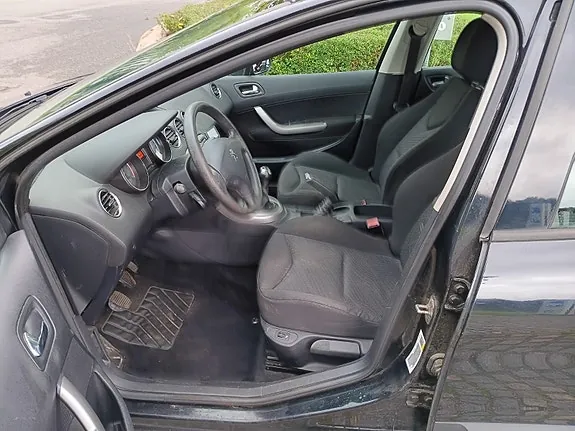 Peugeot 308 2013 photo 2