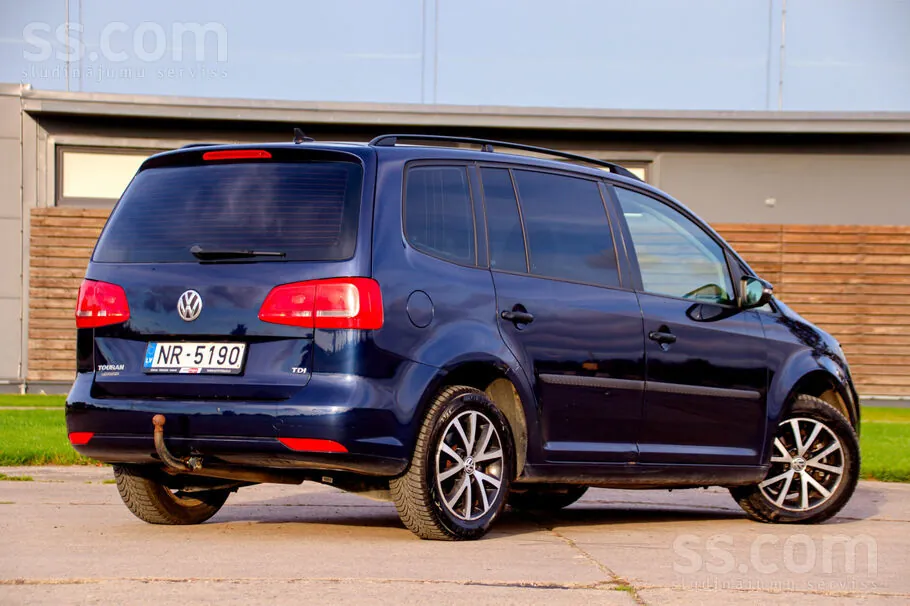 Volkswagen Touran 2012 photo 4