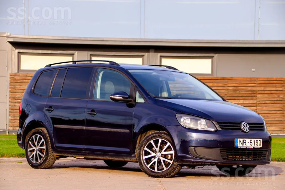 Volkswagen Touran 2012 photo 3