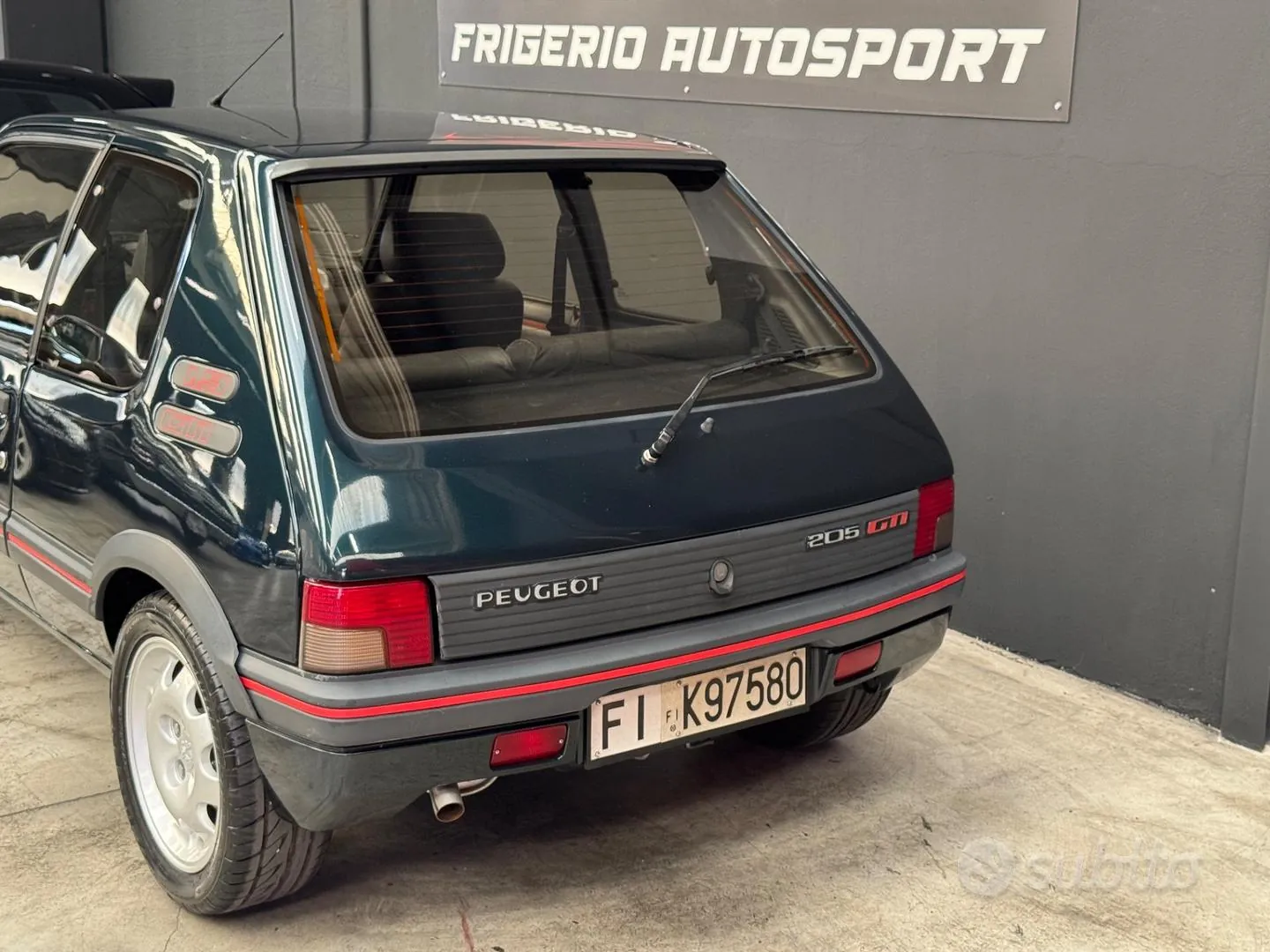 Peugeot 205 1990 photo 4