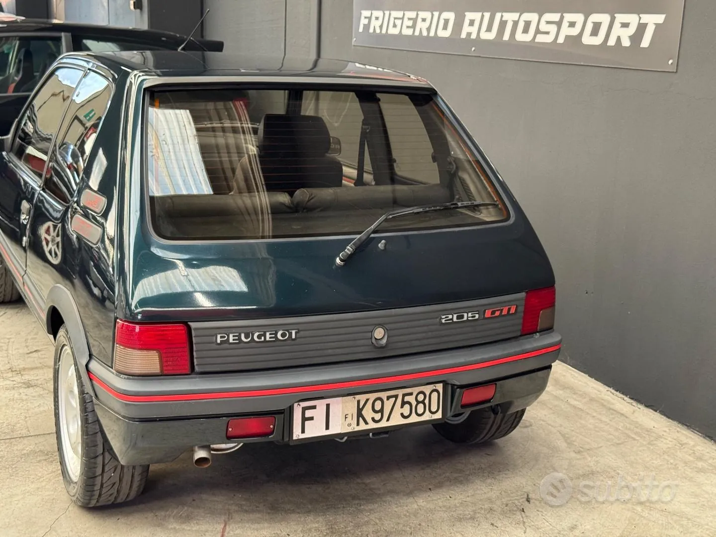Peugeot 205 1990 photo 5