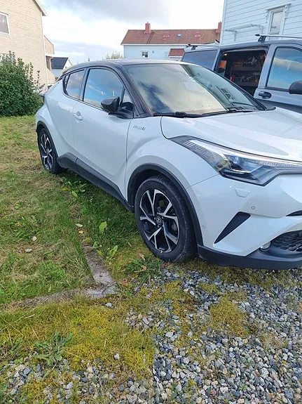 Toyota C-Hr 2017 photo 3