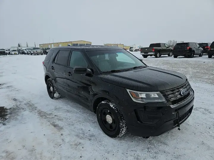 Ford Explorer 2016 photo 2