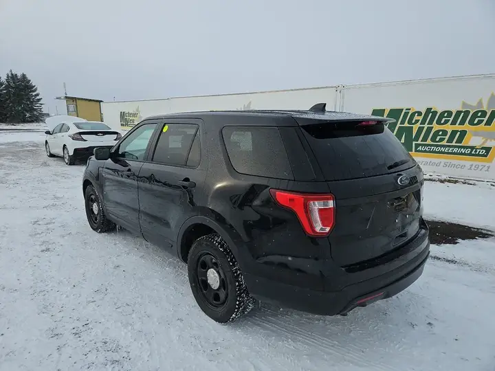 Ford Explorer 2016 photo 3