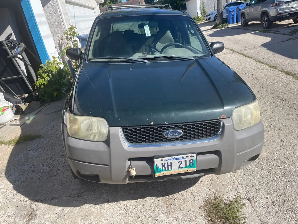 Ford Escape 2001 photo 2