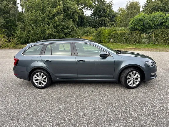 Skoda Octavia 2020 photo 2