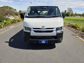 Toyota Hiace 2026 photo 3