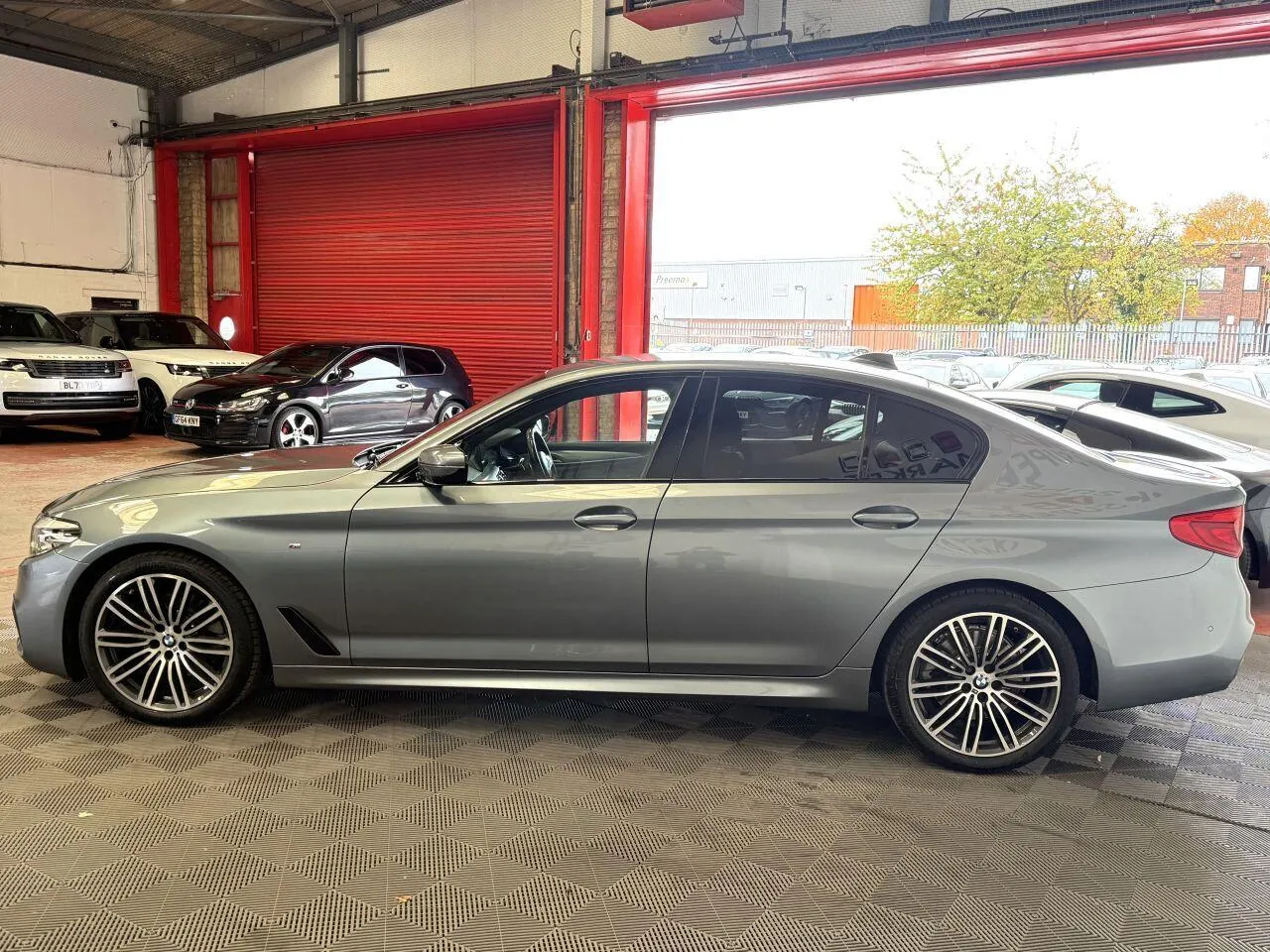 BMW 5 Series 2020 photo 5