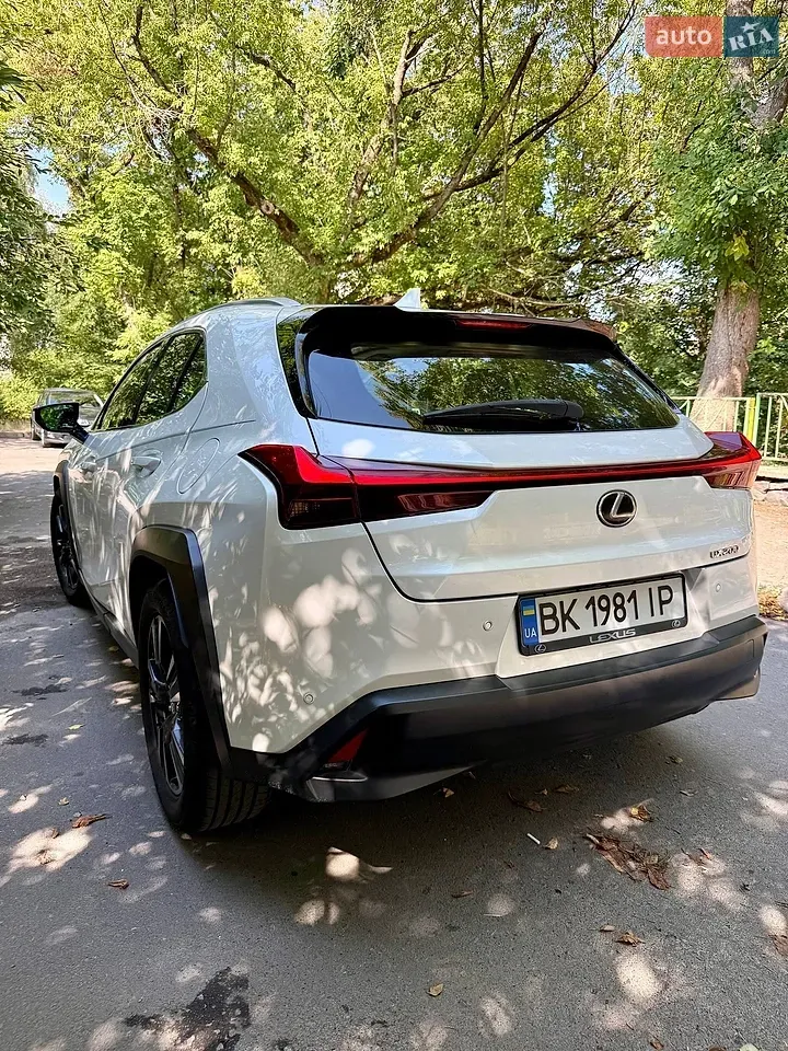 Lexus Ux 2019 photo 2