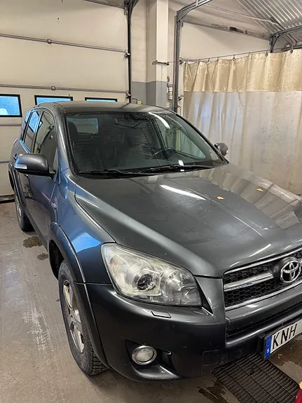 Toyota Rav4 2010 photo 2
