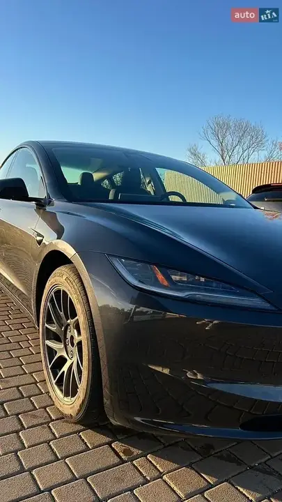 Tesla Model 3 2024 photo 5