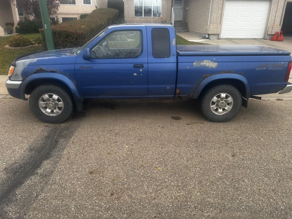 Nissan Frontier 1999 photo 3
