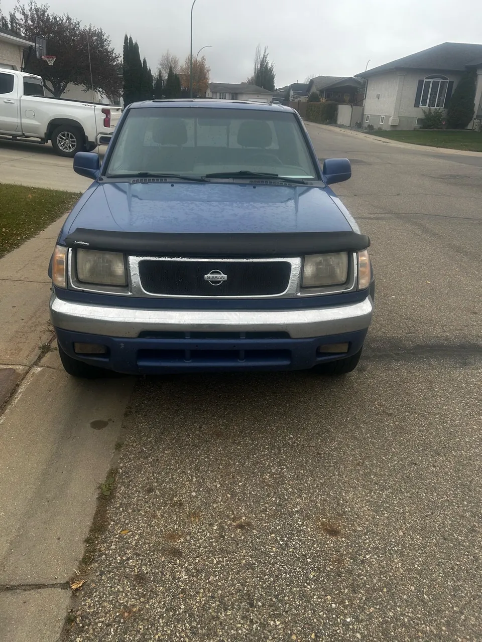 Nissan Frontier 1999 photo 2