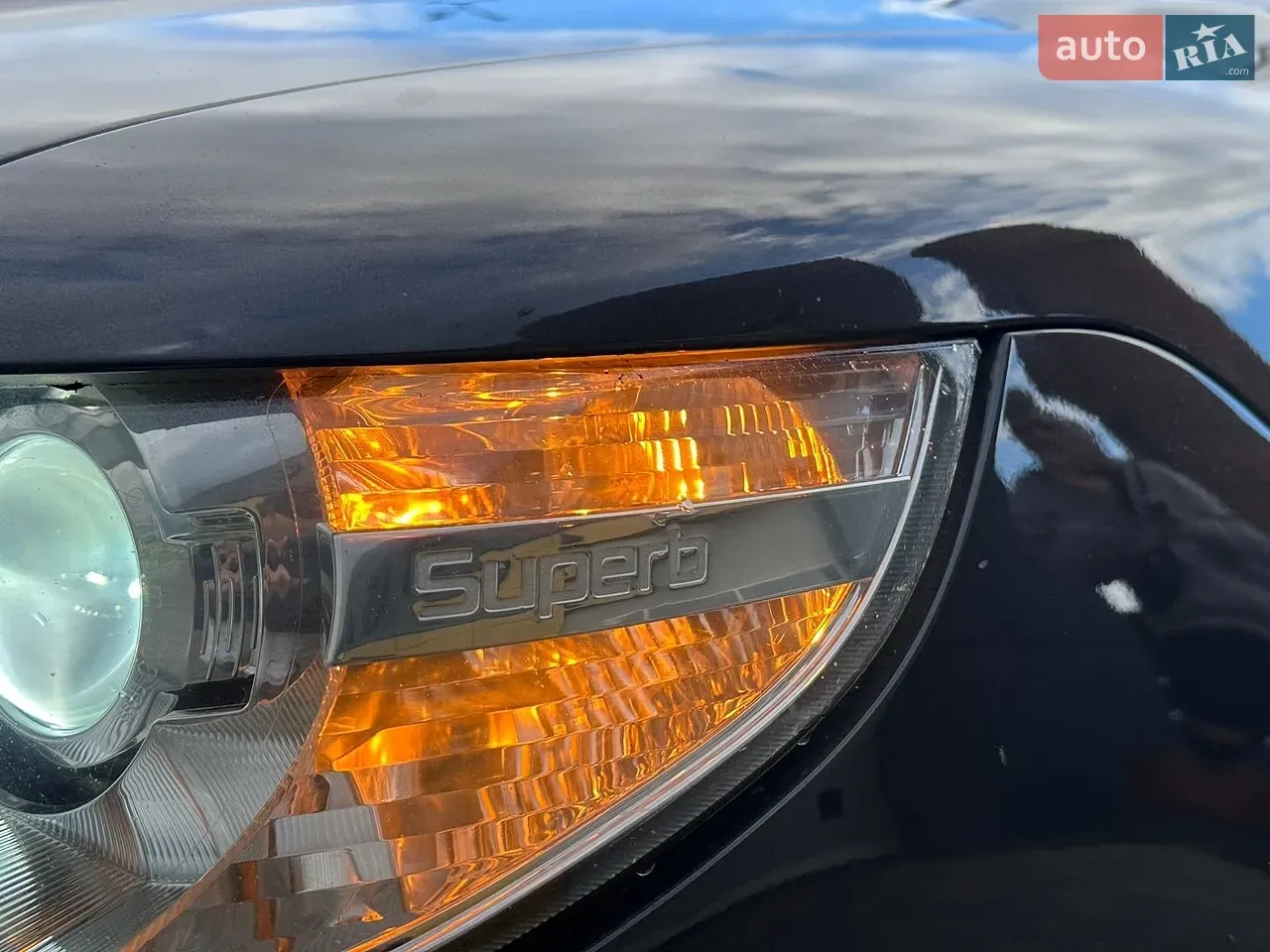 Skoda Superb 2011 photo 4