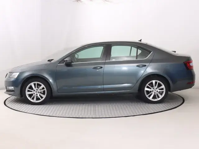Skoda Octavia 2017 photo 2