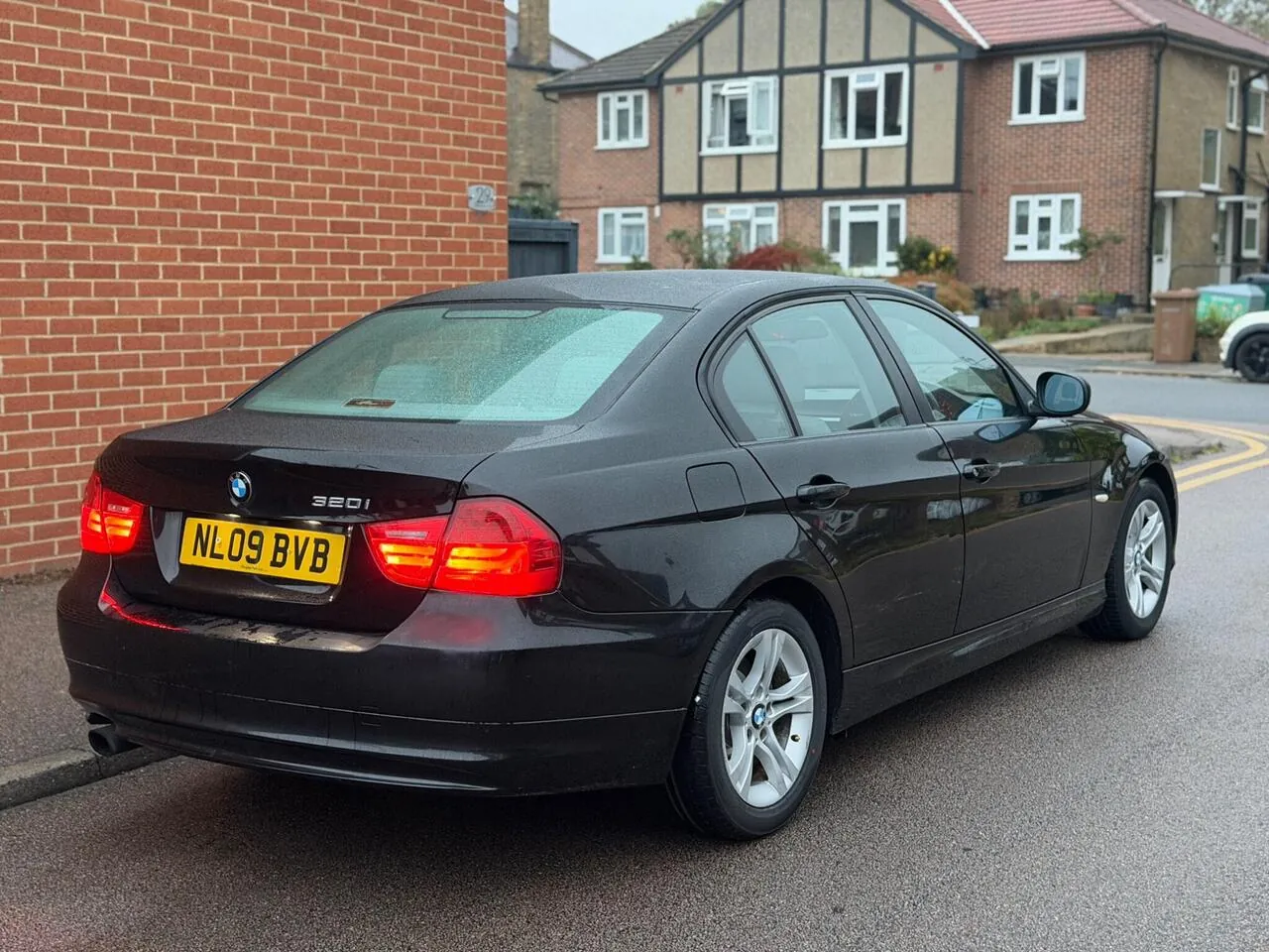 BMW 3 Series 2009 photo 3