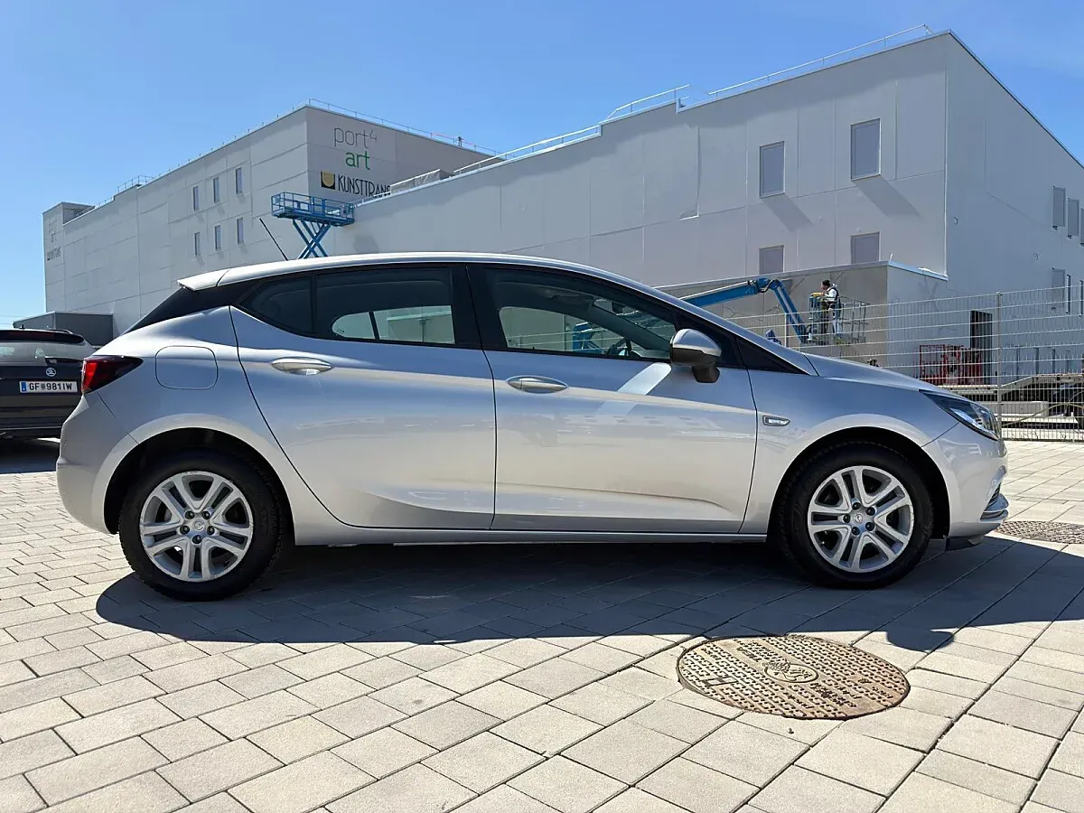 Opel Astra 2016 photo 2