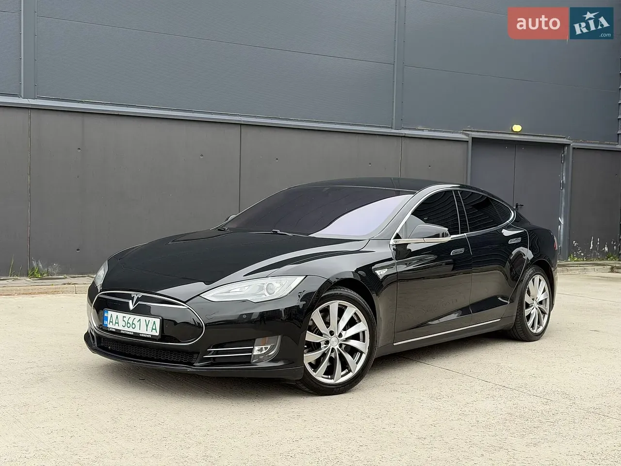 Tesla Model S 2013 photo 2