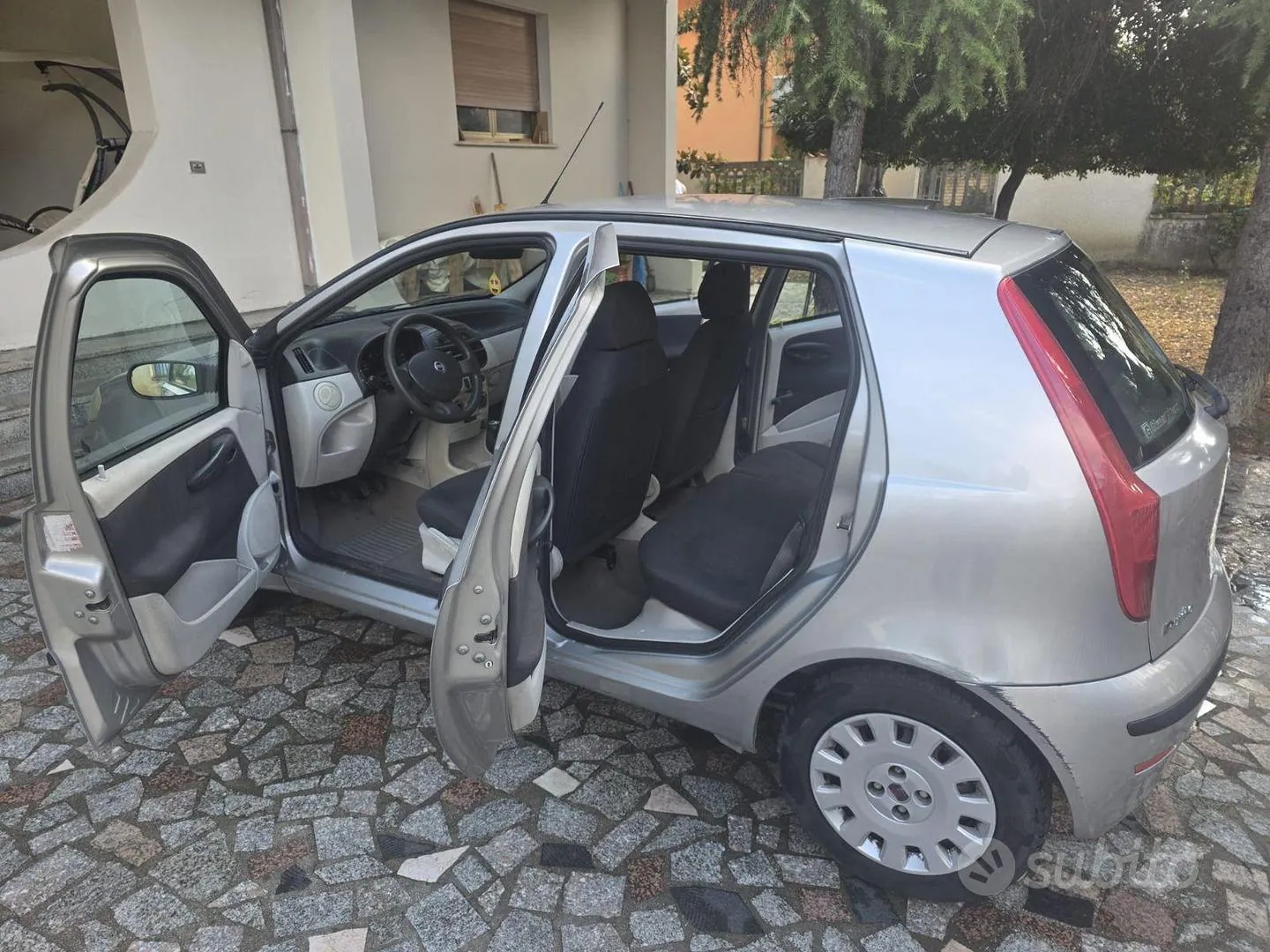 Fiat Punto 2003 photo 2