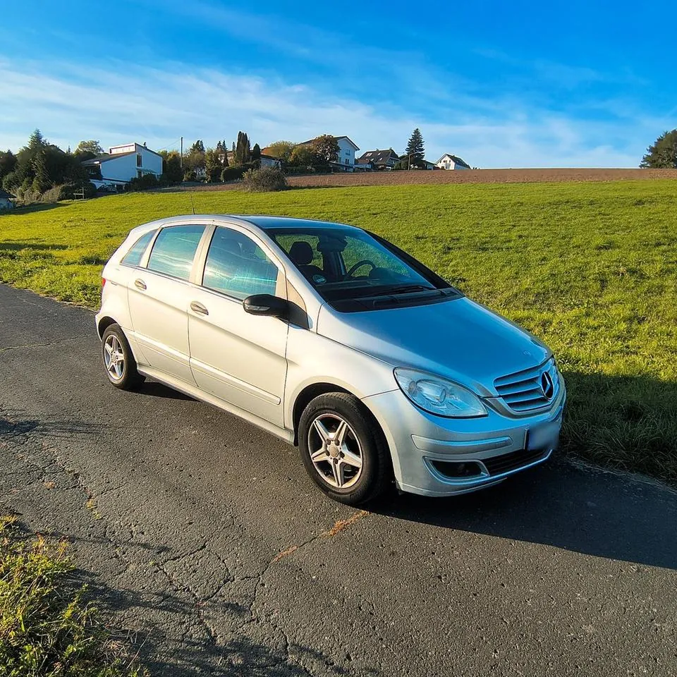Mercedes-Benz B 170