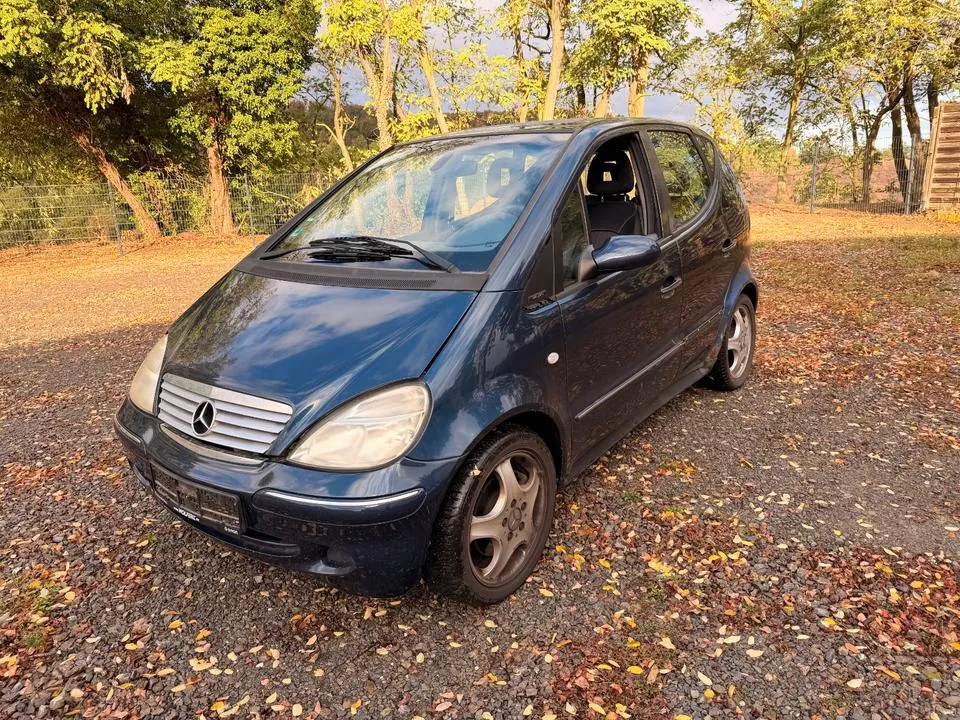 Mercedes-Benz A180