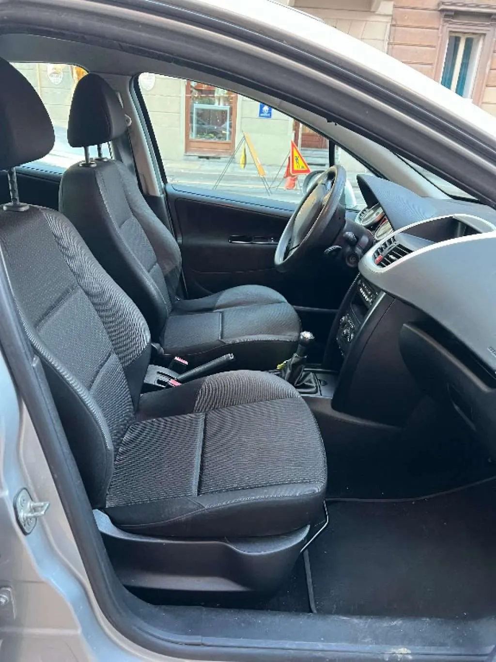 Peugeot 207 2009 photo 4
