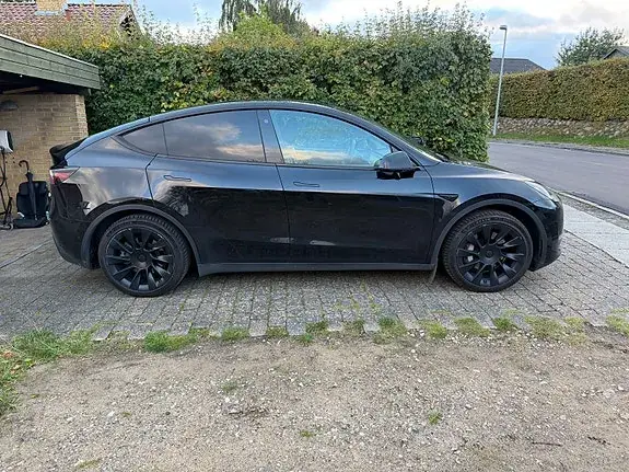 Tesla Model Y 2022 photo 3