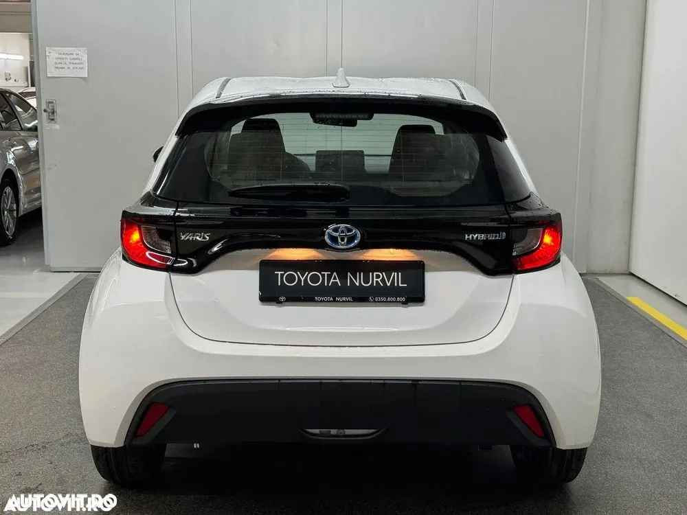 Toyota Yaris 2023 photo 3