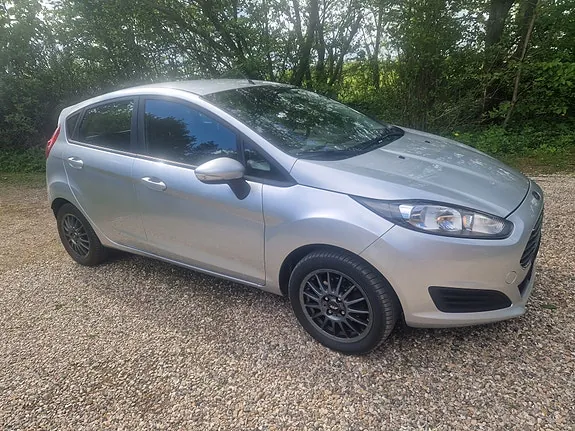 Ford Fiesta 2013 photo 2