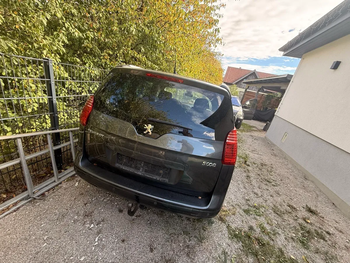 Peugeot 5008 2012 photo 3