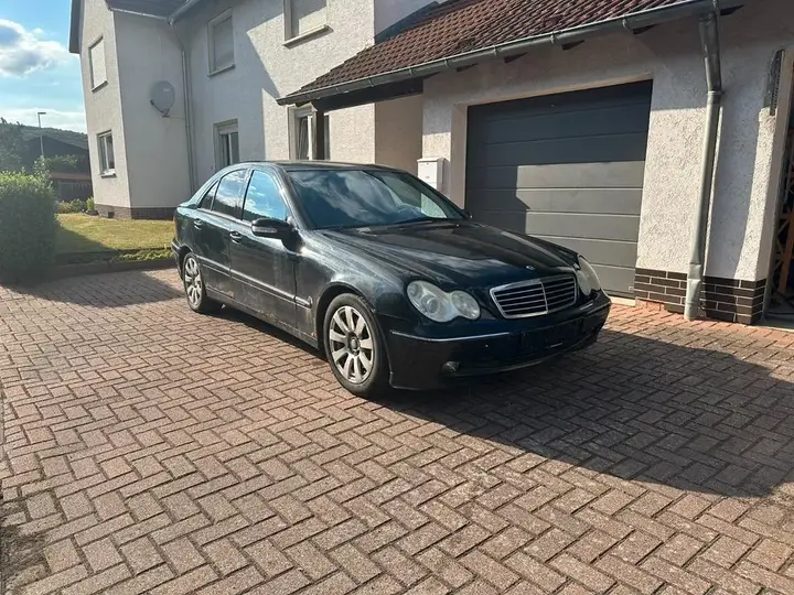 Mercedes-Benz C320