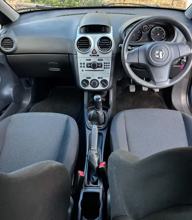 Vauxhall Corsa 2013 photo 3
