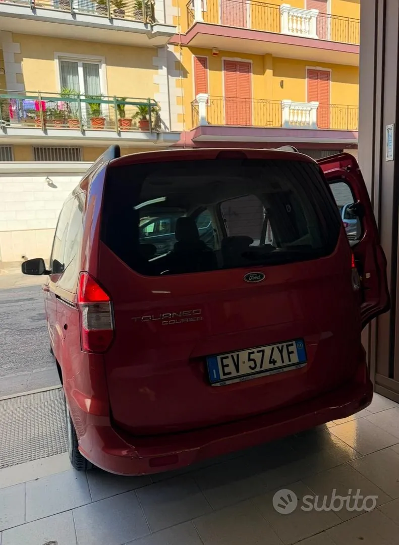 Ford Transit Courier 2014 photo 4